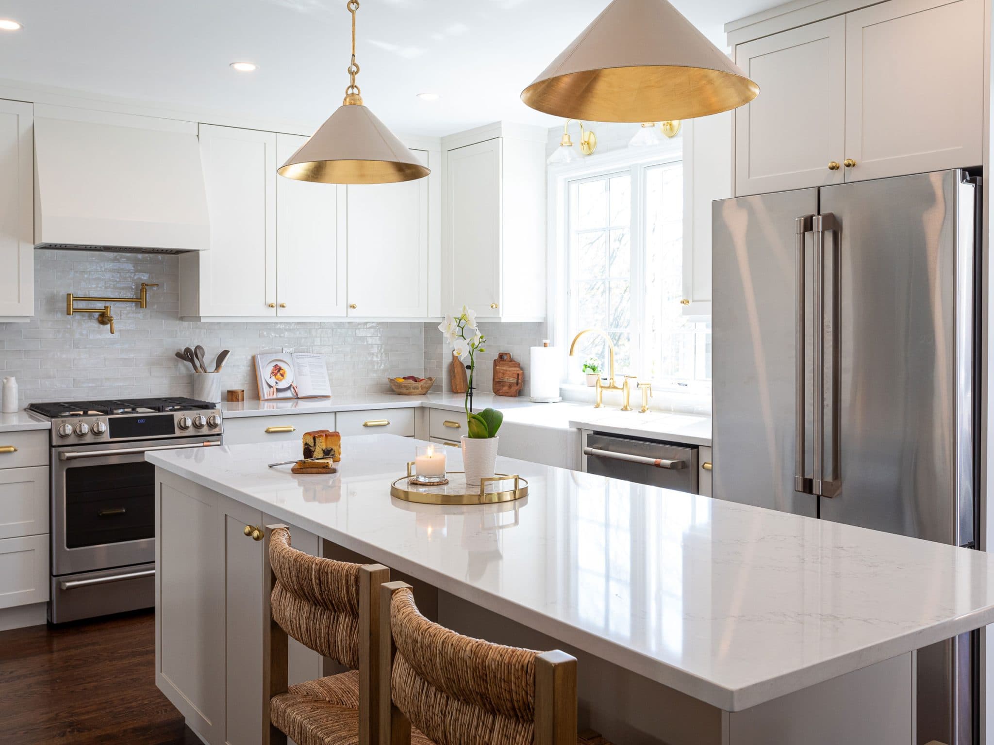 Alabaster Perfect Beige Transitional Kitchen