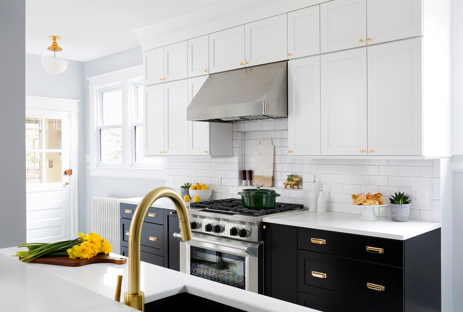 Harmonious Two Tone Kitchen 2