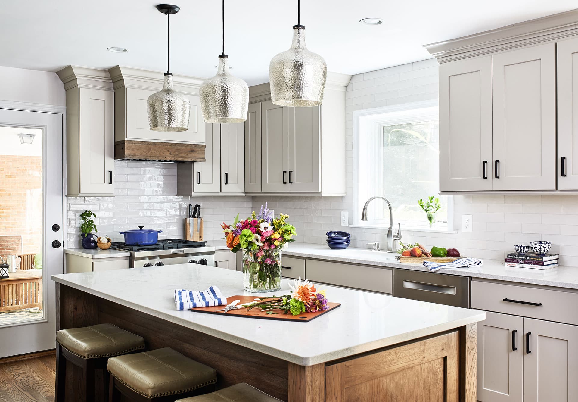 Perfect Beige Rustic Kitchen